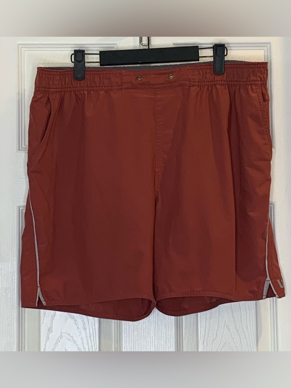 Vuori The Rise The Shine Red Shorts Size XXL